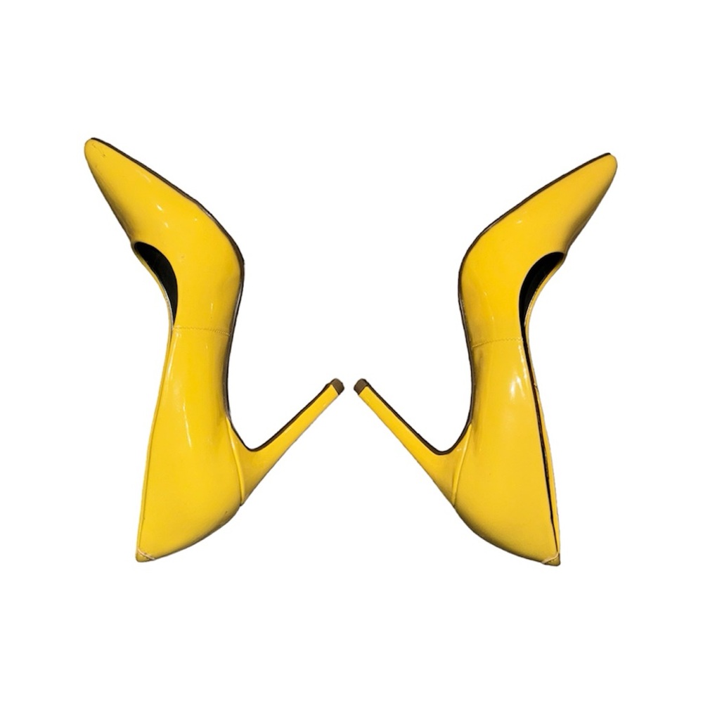 Pointed Toe Heels - image 5